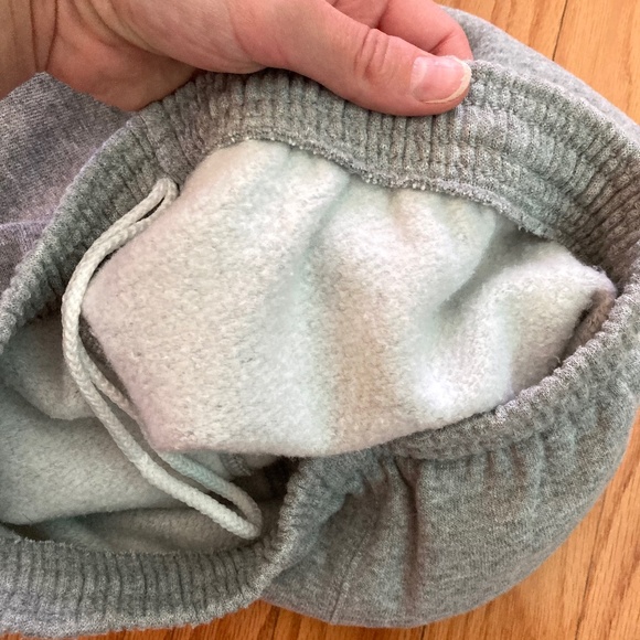 Boy’s size 18-20 Soffe University of Tennessee gray sweatpants with UT emblem - Picture 6 of 8